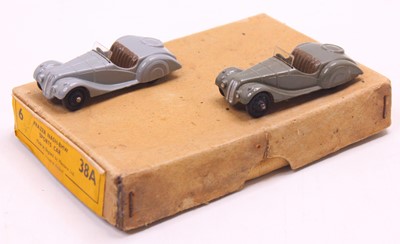 Lot 1195 - Dinky Toys No.38A Trade box for a 6 Frazer...