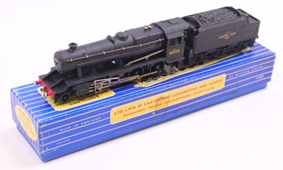 Lot 231 - Hornby Dublo 3 rail LT25 2-8-0 8F freight loco,...