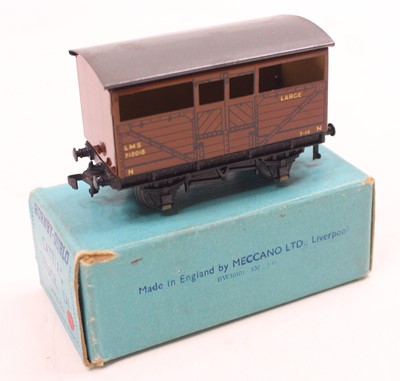 Lot 279 - Hornby Dublo D1 3 rail cattle truck, in LMS...