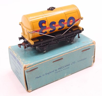 Lot 280 - Hornby Dublo 3 rail D1 petrol tanker, "Esso",...