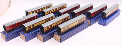 Lot 303 - Ten Hornby Dublo 3-rail coaches, including a...