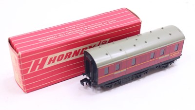 Lot 282 - Hornby Dublo 4076 six-wheeled passenger brake...