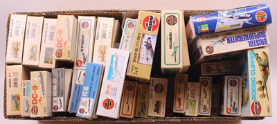 Lot 666 - One tray containing 29 various mixed-scale...