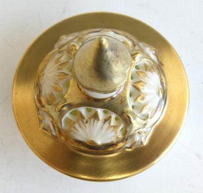 Lot 2081 - A Royal Worcester porcelain pot pourri jar and...