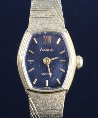 Lot 284 - A lady's vintage 9ct gold cased manual wind...