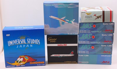 Lot 2018 - Eight modern issue diecast aircraft to include...