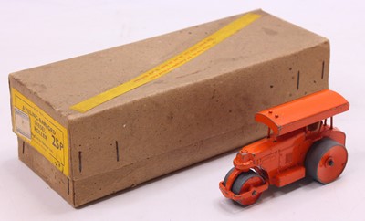 Lot 1196 - Dinky Toys Trade Box for 4 No. 25P Aveling...