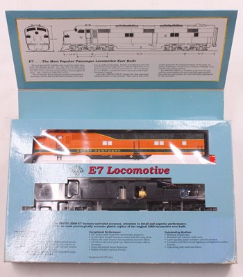 Lot 421 - Proto 2000 series HO gauge E7 loco, in Great...