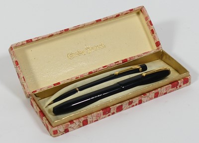 Lot 347 - A Conway Stuart pen and pencil set, comprising...