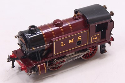Lot 115 - 1936-7 Hornby 0-gauge clockwork 0-4-0 No.1...