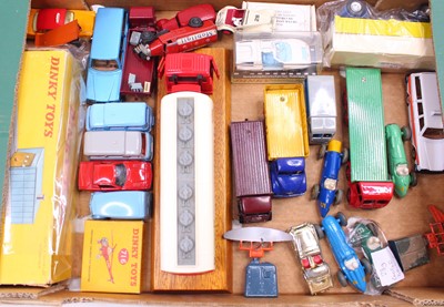 Lot 1432 - Dinky Toys collection of loose diecast to...