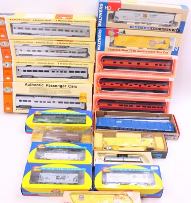 Lot 471 - One tray containing various HO gauge wagons...