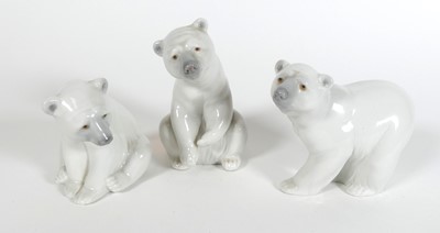 Lot 161 - A group of three Lladro polar bears, largest h....