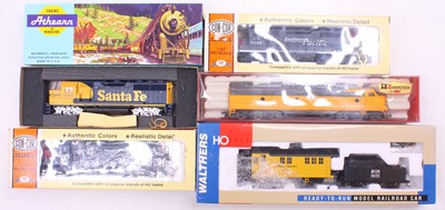 Lot 450 - Four HO gauge locos to include an Athearn GP50...