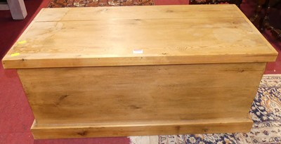 Lot 1164 - A pine hinge top blanket chest, width 91cm
