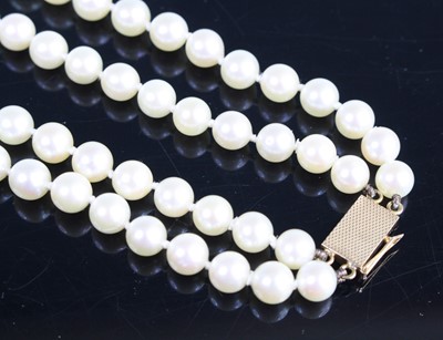 Lot 327 - A pearl necklace having two rows of 99...
