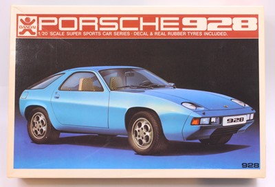 Lot 785 - Bandai 1.20 scale, 8019 1977 Porsche 928 V8...