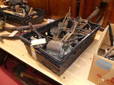 Lot 1269 - A collection of various vintage effects, to...