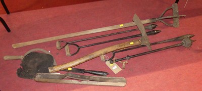 Lot 1270 - A collection of vintage hand tools, to include;...