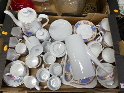 Lot 435 - A Royal Albert Friendship Sweetpea series...