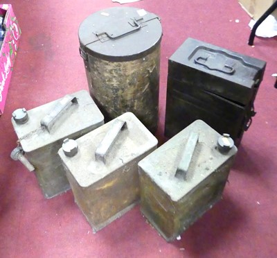 Lot 445 - A collection of metalware, to include three...