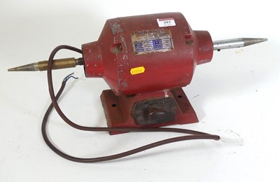 Lot 393 - A Sealey bench grinder/polisher, 150mm (6"),...