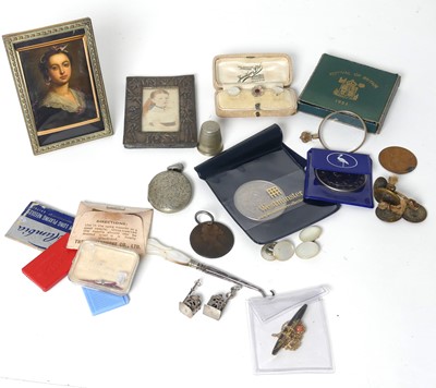 Lot 353 - A collection of miscellaneous items to include...