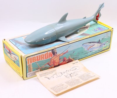 Lot 900 - A Ranetta No. 110 plastic and battery operated...