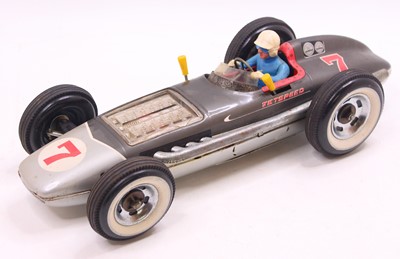 Lot 909 - A Yonezawa tin plate and battery operated...