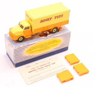 Lot 1101 - Dinky Toys No. 930 Bedford Pallet Jekta van,...