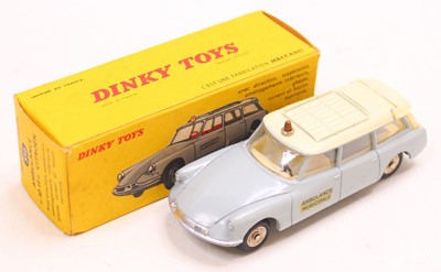 Lot 1076 - French Dinky Toys No. 556, Citroen ID19...