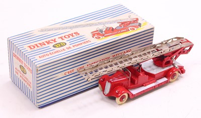 Lot 1079 - French Dinky Toys No. 32D/899 Delahaye fire...