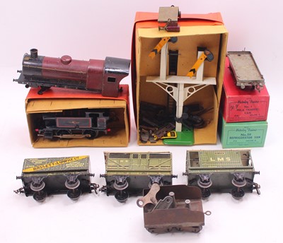 Lot 135 - A small collection of Hornby and Bassett Lowke...