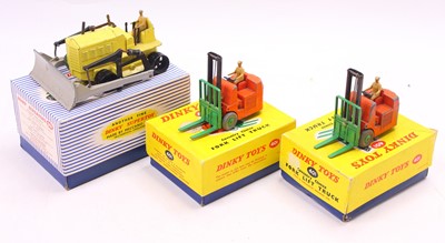 Lot 1258 - A Dinky Toys boxed commercial group to include...