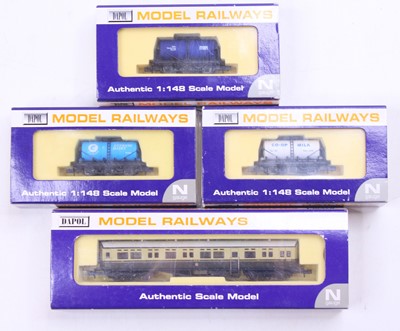 Lot 539 - A Dapol N gauge rolling stock group, four...