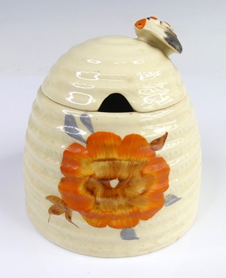 Lot 19 - A 1930s Clarice Cliff 'Autumn Crocus' pottery...
