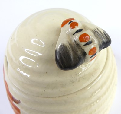 Lot 19 - A 1930s Clarice Cliff 'Autumn Crocus' pottery...