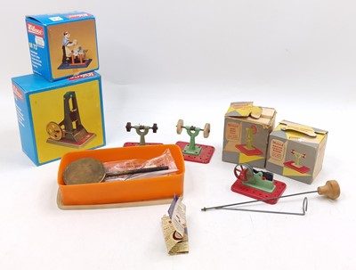 Lot 3 - Mamod and Wilesco stationary steam implements,...