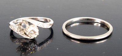 Lot 293 - A white metal diamond 'Toi et Moi' crossover...