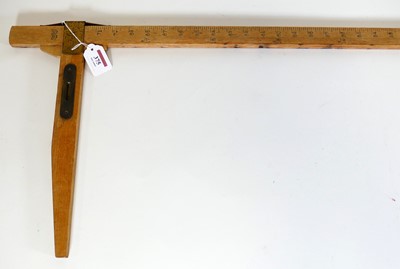 Lot 375 - Beech wood horse measure, to measure 18 hands...