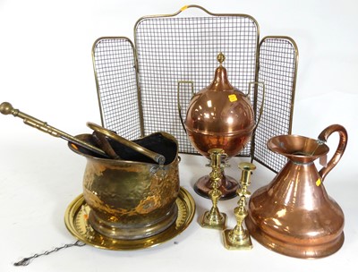 Lot 61 - An early 20th century copper samovar, the...