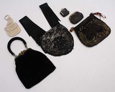 Lot 464 - A collection of Edwardian and later ladies...