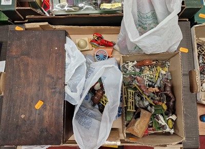Lot 1504 - A tray of farming related lead painted animal...
