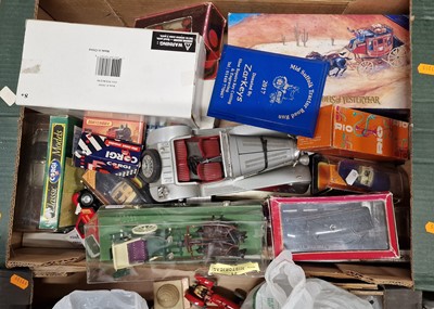 Lot 1505 - A tray of boxed and loose mostly modern issue...