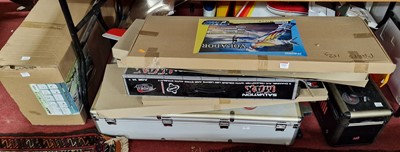 Lot 1543 - A collection of radio control electric powered...