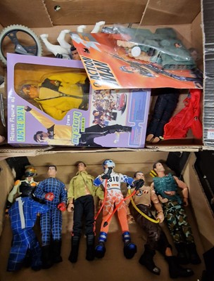 Lot 1552 - Two trays of loose Action Man figures and some...