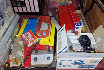Lot 1570 - A collection of Hornby/Airfix and Jouef 00...
