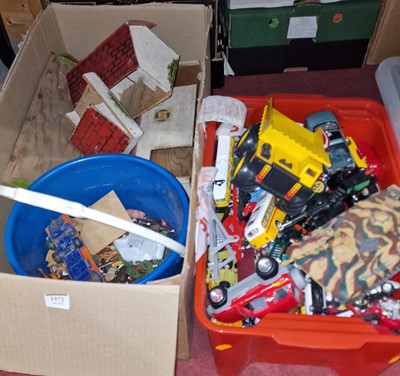 Lot 1572 - A small collection of lead and plastic painted...