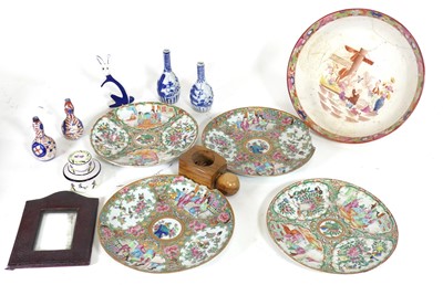 Lot 46 - A collection of oriental ceramics, to include...