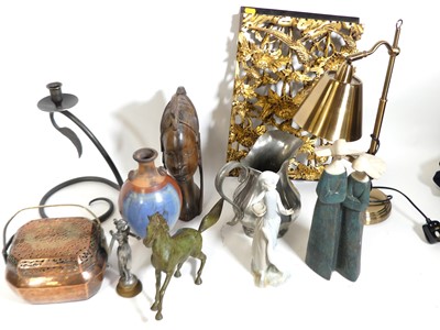 Lot 113 - A collection of items to include a Chinese...